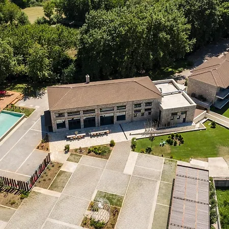 Отель Oniropetra Boutique