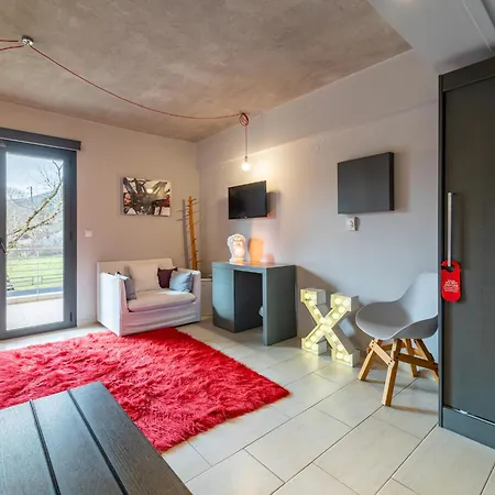 Отель Oniropetra Boutique 3*