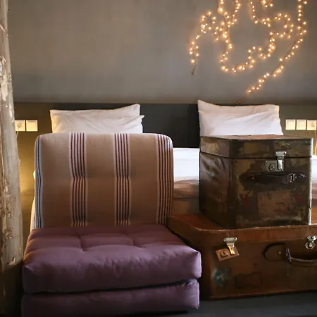 Oniropetra Boutique Карпенисион