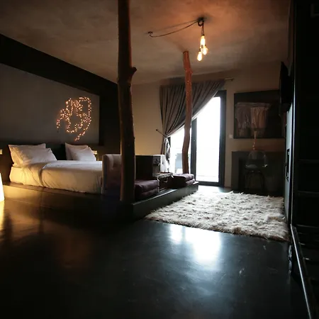 Oniropetra Boutique