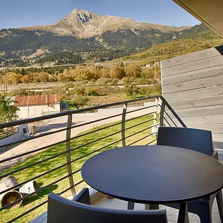 Oniropetra Boutique Карпенисион