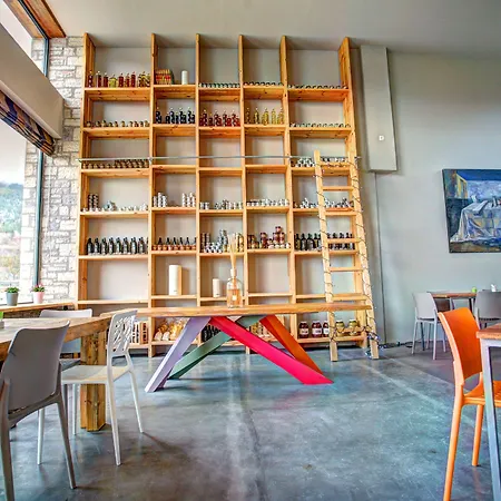 Oniropetra Boutique Отель Карпенисион